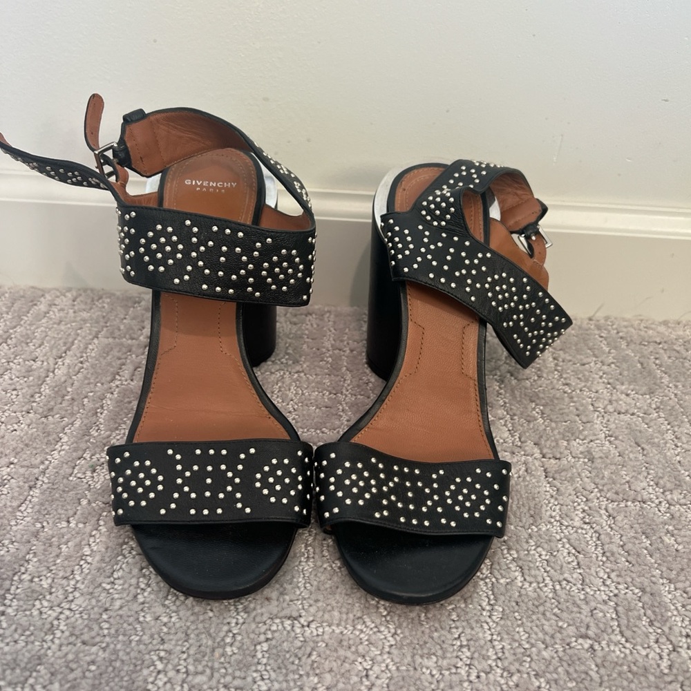 Givenchy Paris Black Leather Studded Heels Made in Italy  size 39.5